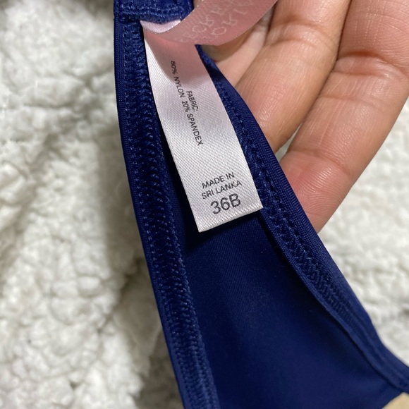 Gorgeous VS bikini top - Picture 5 of 7